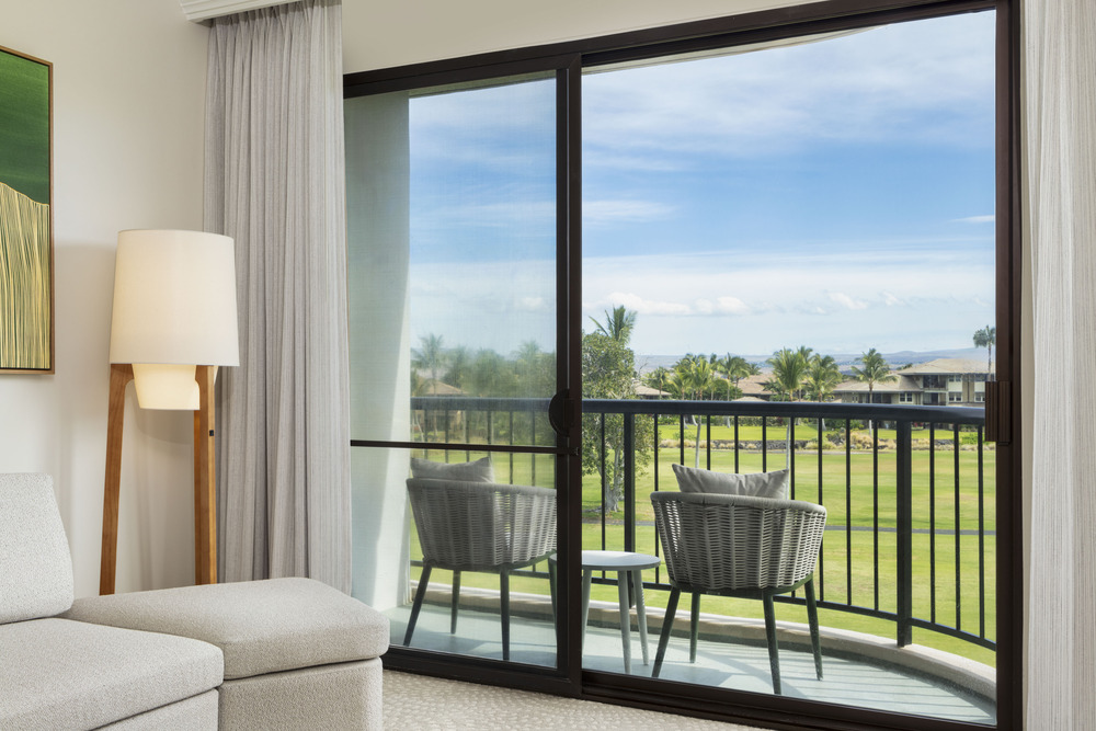 2025-Hilton-Waikoloa-Village-Palace-Tower-Grand-Rooms-Suites-0045.jpg