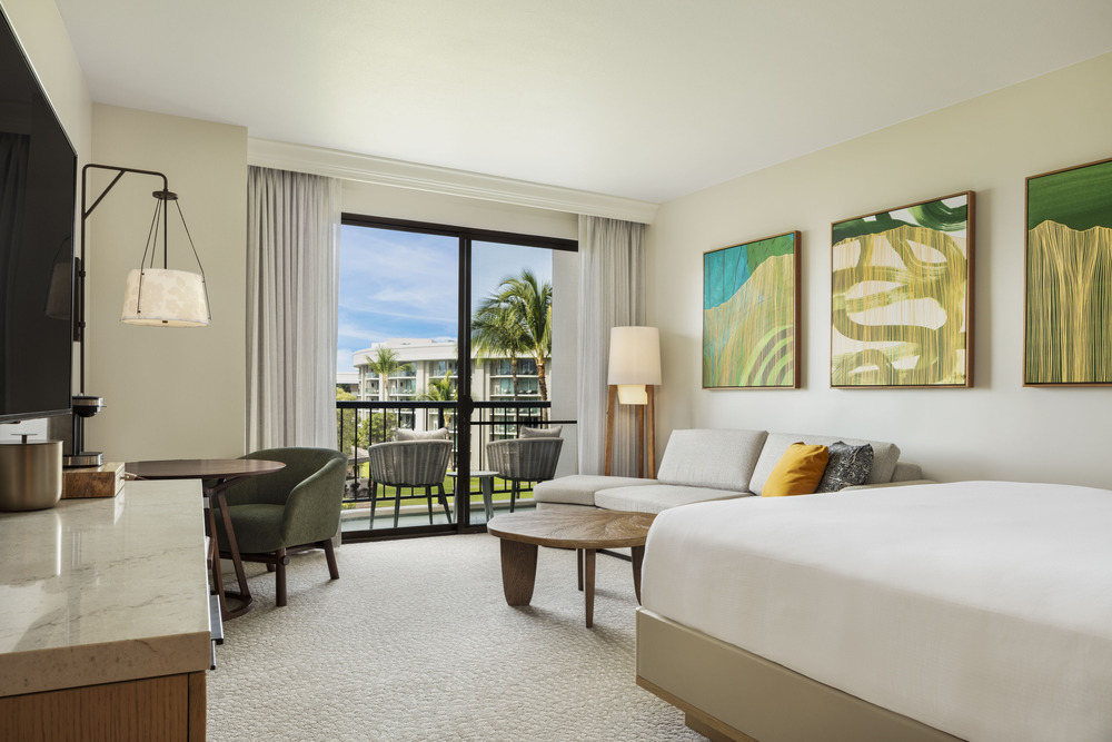 2025-Hilton-Waikoloa-Village-Palace-Tower-Grand-Rooms-Suites-0046.jpg