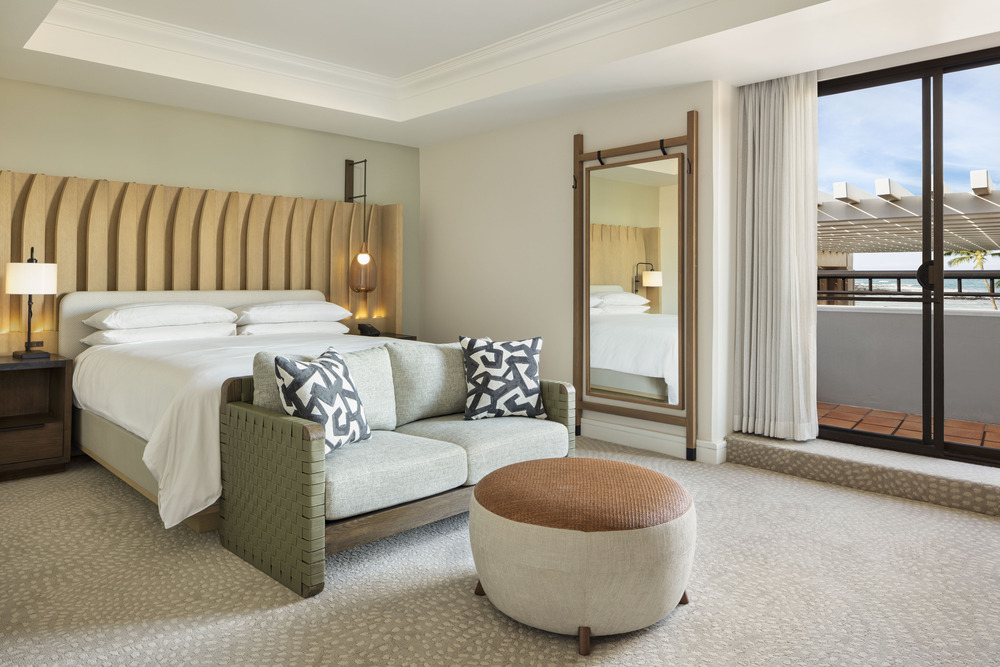 2025-Hilton-Waikoloa-Village-Palace-Tower-Grand-Rooms-Suites-0016.jpg