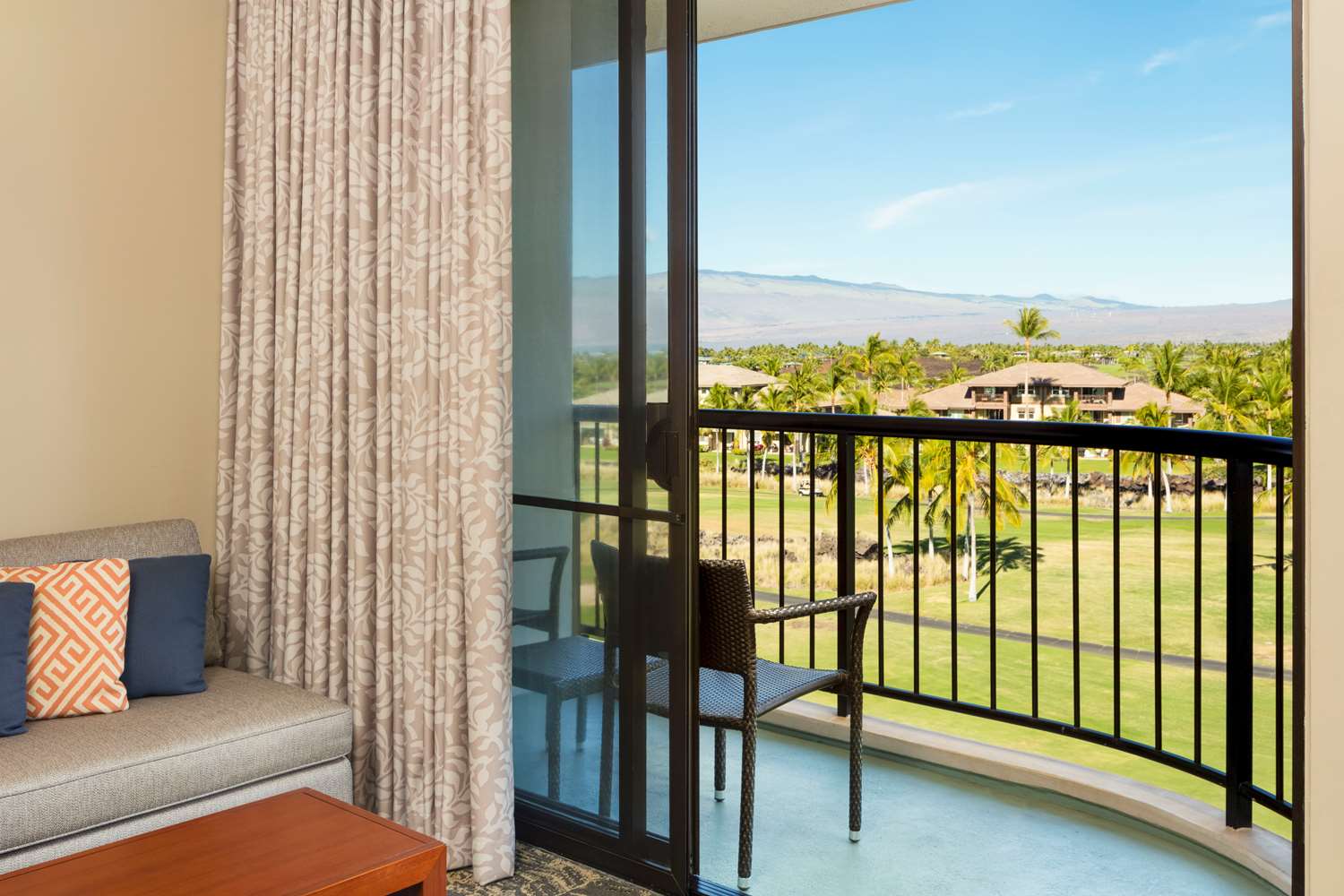 Bright_Room_View_Hilton_Waikoloa_Feb_2022_14.jpg