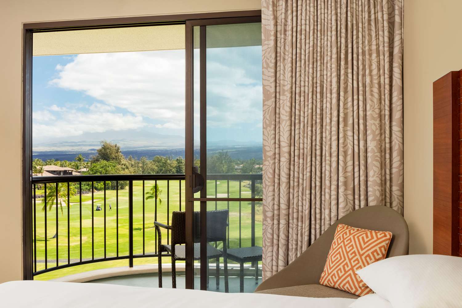 Bright_Room_View_Hilton_Waikoloa_Feb_2022_20.jpg